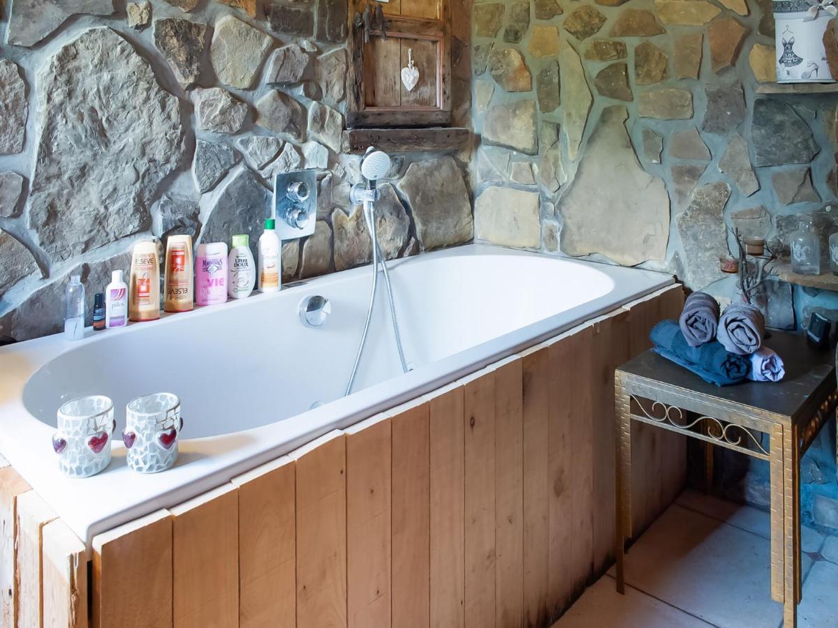 Nice Holiday Home In Nature With Sauna, Hot Tub En Swimming Pool 韦尔维耶 外观 照片