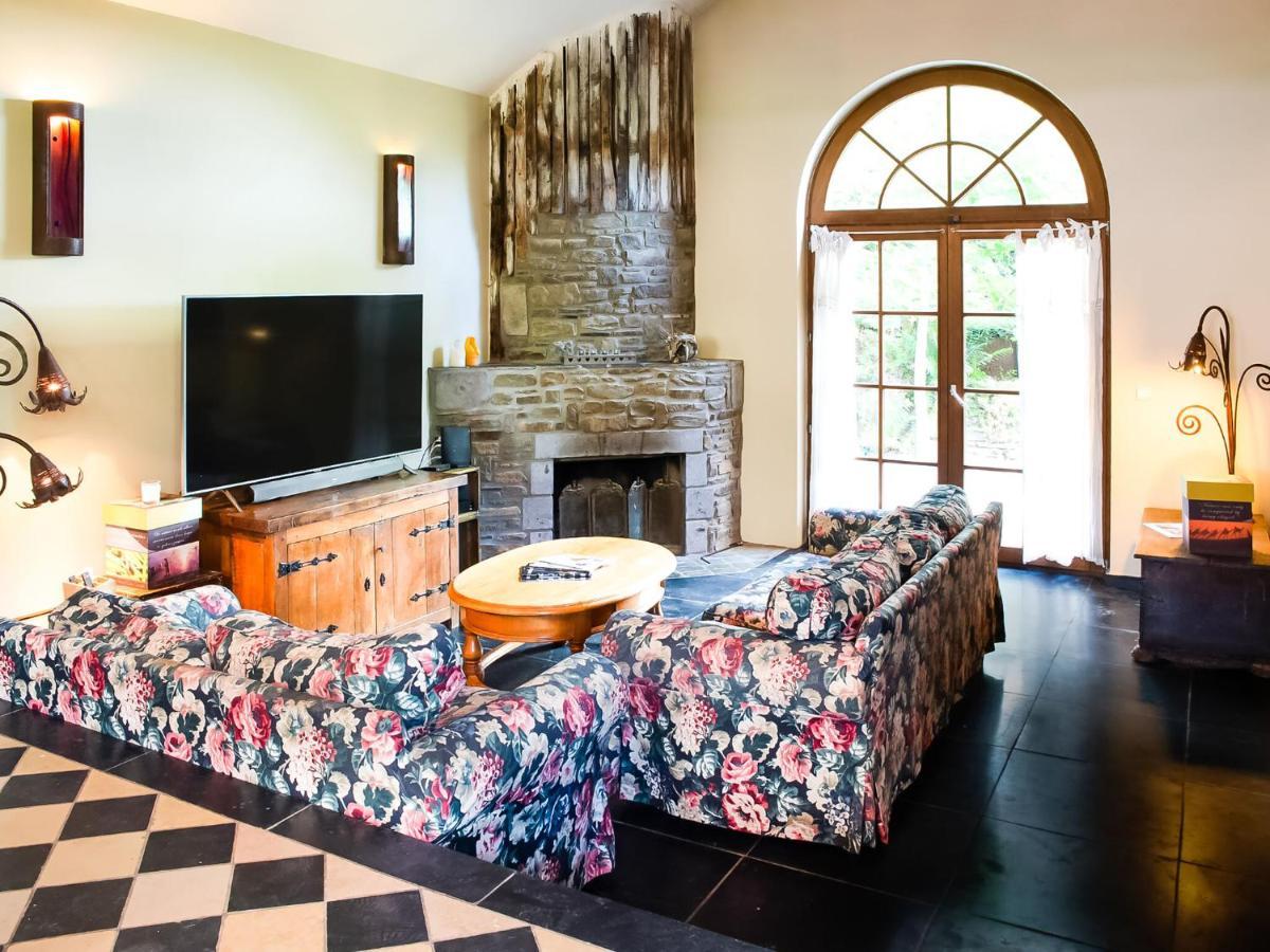 Nice Holiday Home In Nature With Sauna, Hot Tub En Swimming Pool 韦尔维耶 客房 照片